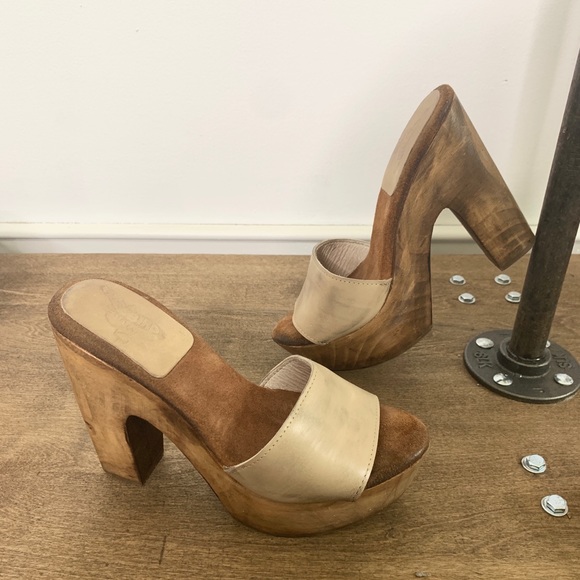 Freebird by Steven Shoes - REVOLVE Freebird Cuba Sandal in Taupe